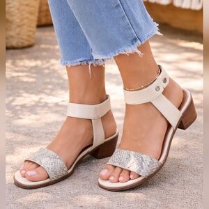 Franco Sarto Leather Sandals Size 7.5 Women’s Off White Snake Print Low Heel